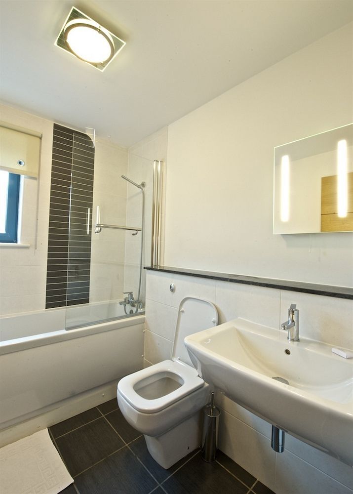 Dreamhouse Apartments Manchester City West Exterior photo