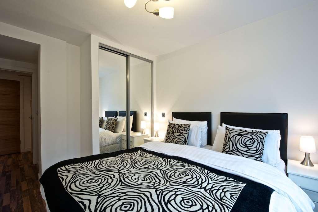 Dreamhouse Apartments Manchester City West Room photo