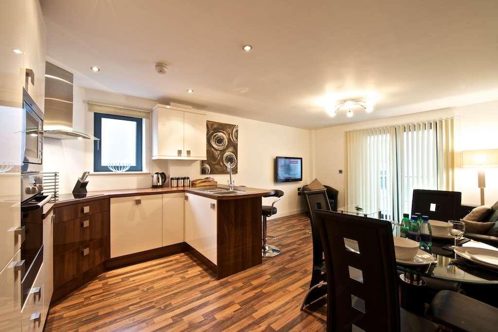 Dreamhouse Apartments Manchester City West Room photo