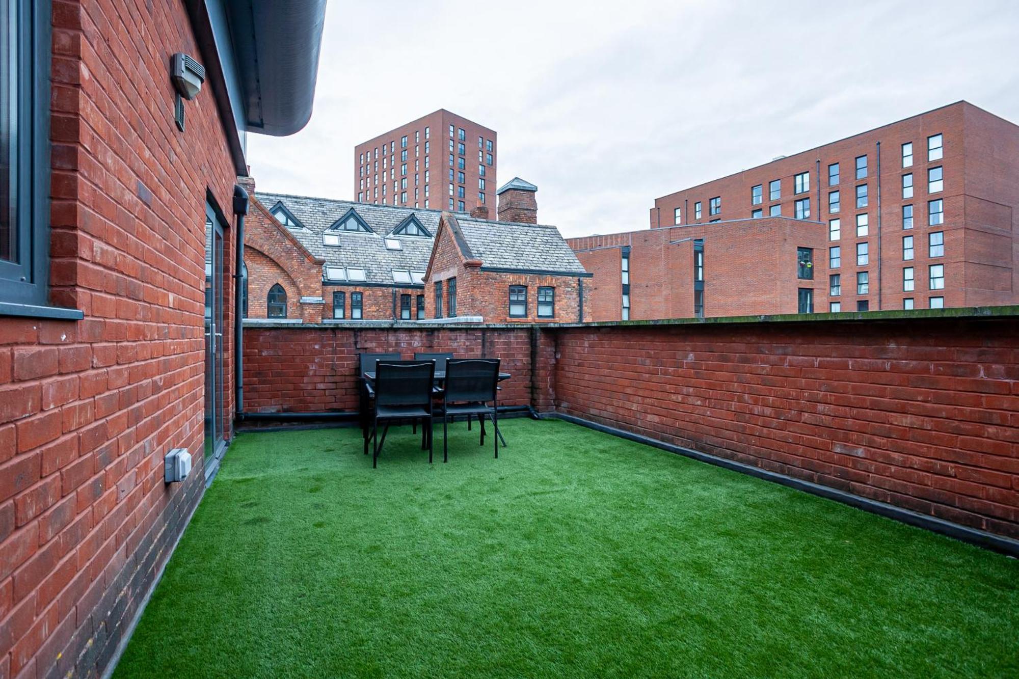 Dreamhouse Apartments Manchester City West Exterior photo